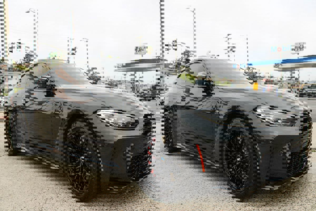 Used 2024 BMW M4 Coupe w/ Executive Package image 7