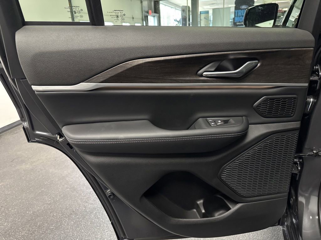 New 2026 Jeep Grand Cherokee Limited AWD/4WD image 22