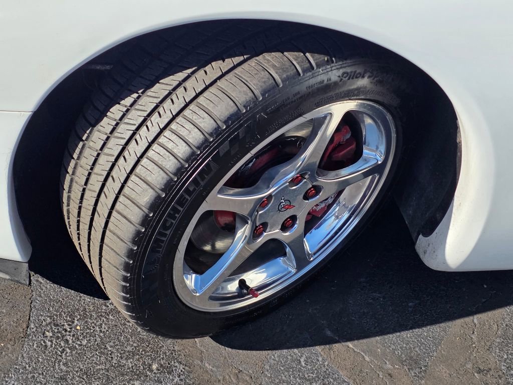 Used 2004 Chevrolet Corvette Coupe w/ Preferred Equipment Group image 13