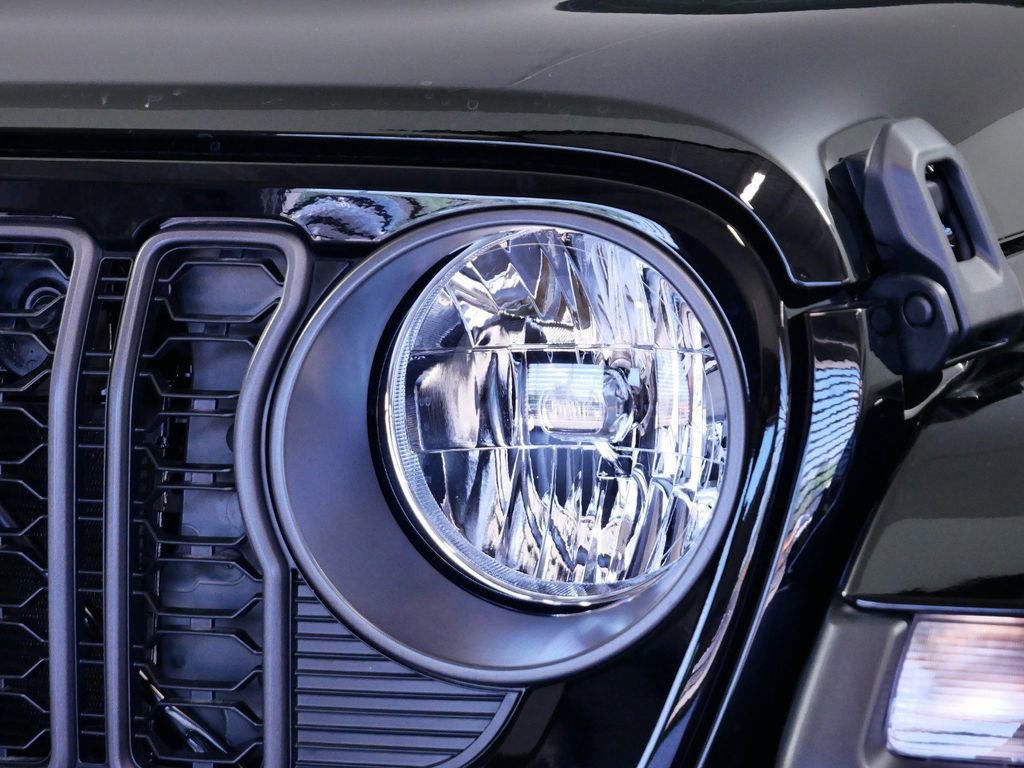 Certified 2024 Jeep Gladiator Sport w/ Premium Package image 20