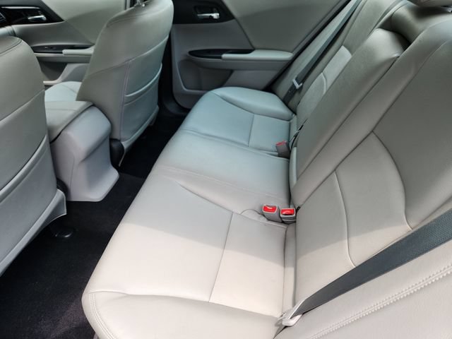 Used 2017 Honda Accord LX image 17