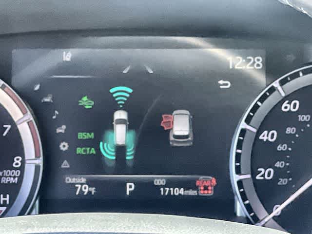 Used 2024 Toyota Highlander XSE FWD image 19