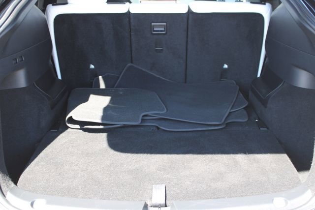 Used 2024 Tesla Model Y Long Range AWD/4WD image 31