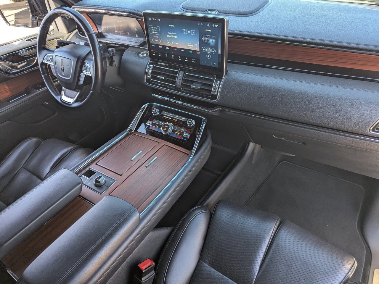 Used 2024 Lincoln Navigator L 4WD image 12