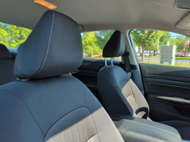 Used 2025 Nissan Altima 2.5 SV FWD image 25