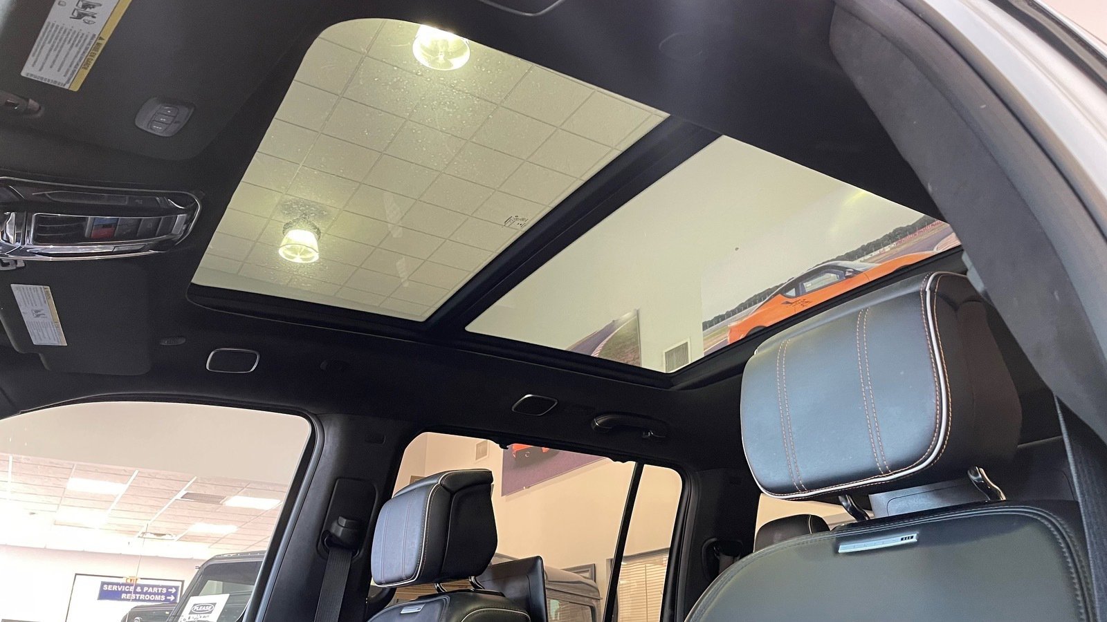 Used 2022 Jeep Grand Wagoneer Series III w/ Rear Seat Video Group 1 AWD/4WD image 32