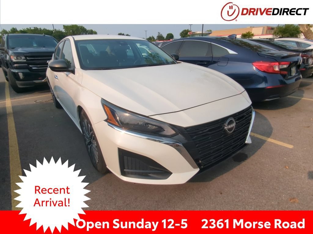 Used 2024 Nissan Altima 2.5 SV FWD image 1