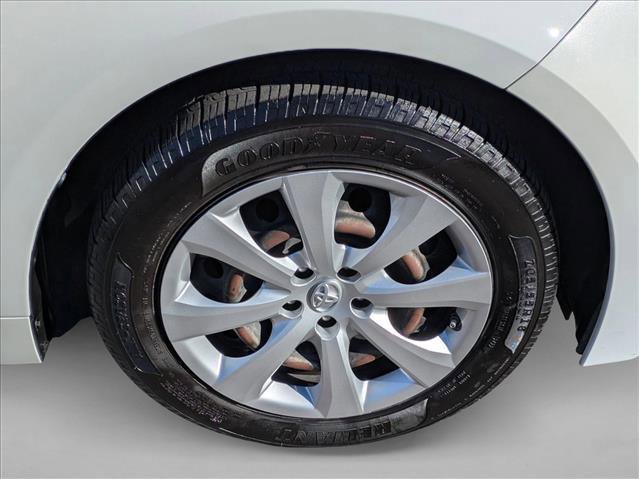 Used 2020 Toyota Corolla LE image 23