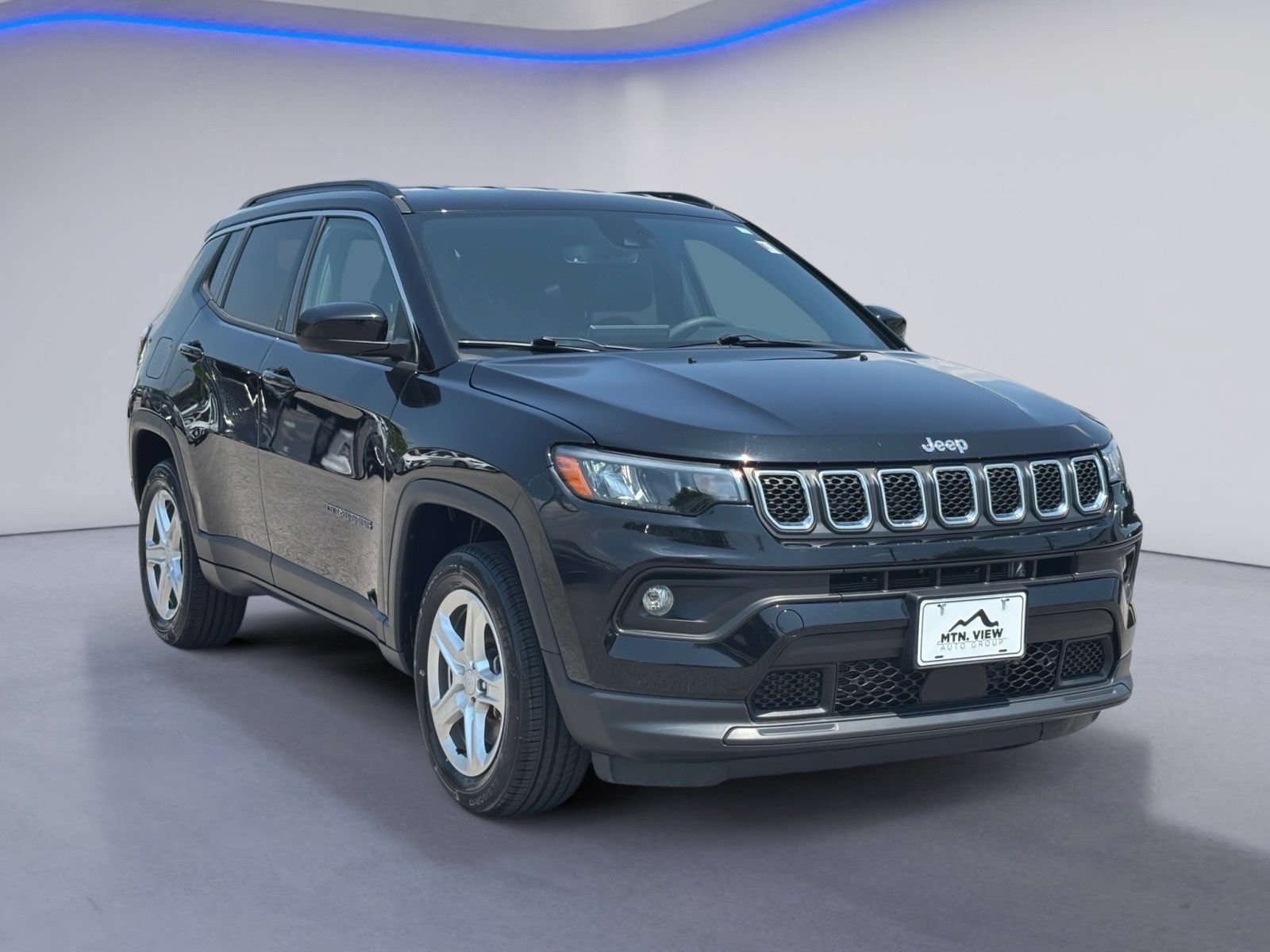 Used 2023 Jeep Compass Latitude w/ Convenience Group AWD/4WD image 5