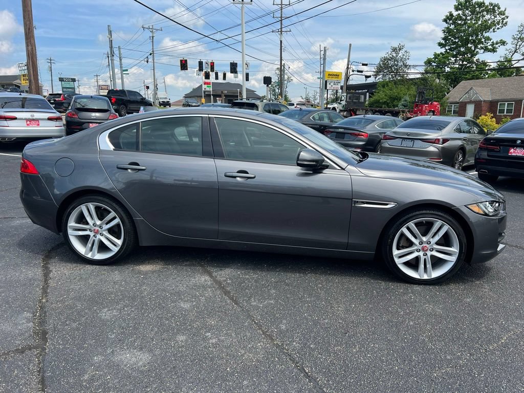 Used 2018 Jaguar XE Premium AWD/4WD image 5