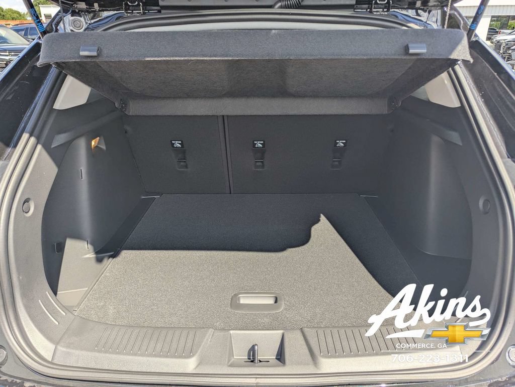 New 2026 Chevrolet Trax LT w/ LT Convenience Package FWD image 12
