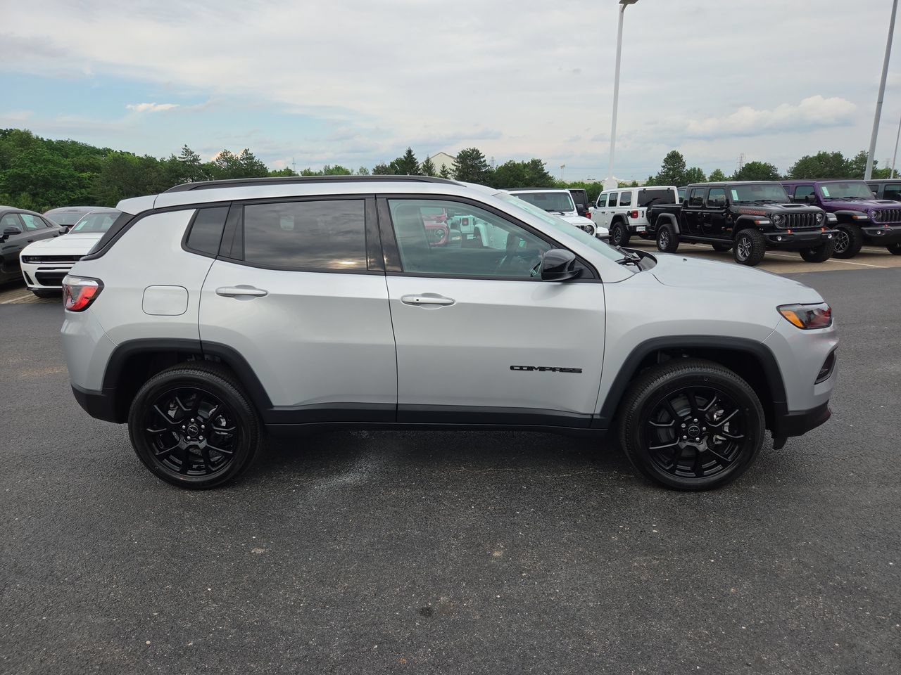 New 2026 Jeep Compass Latitude AWD/4WD image 8