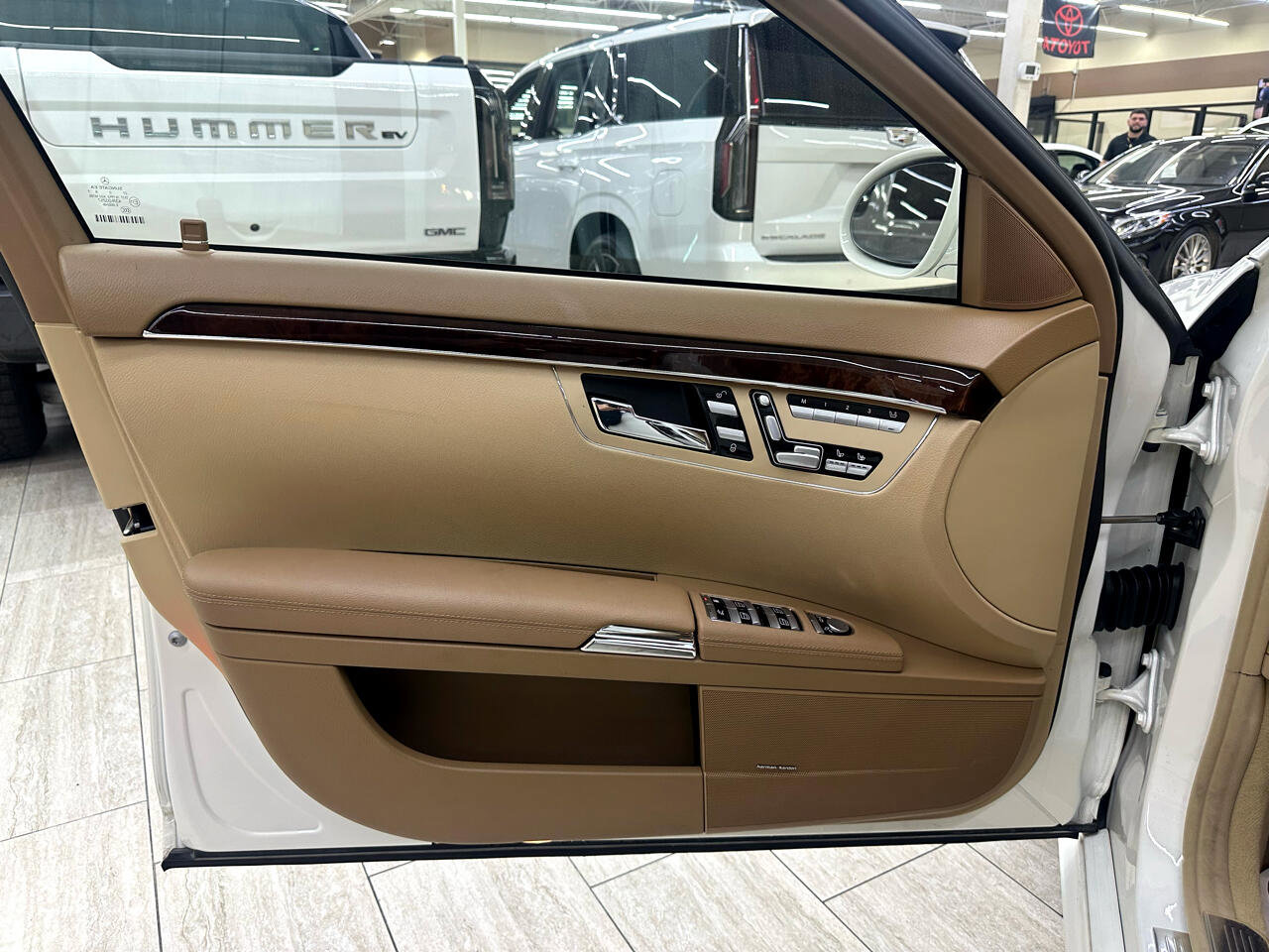 Used 2008 Mercedes-Benz S 550 w/ P3 Pkg image 14