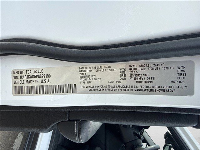 Used 2023 Jeep Grand Cherokee L Laredo AWD/4WD image 21