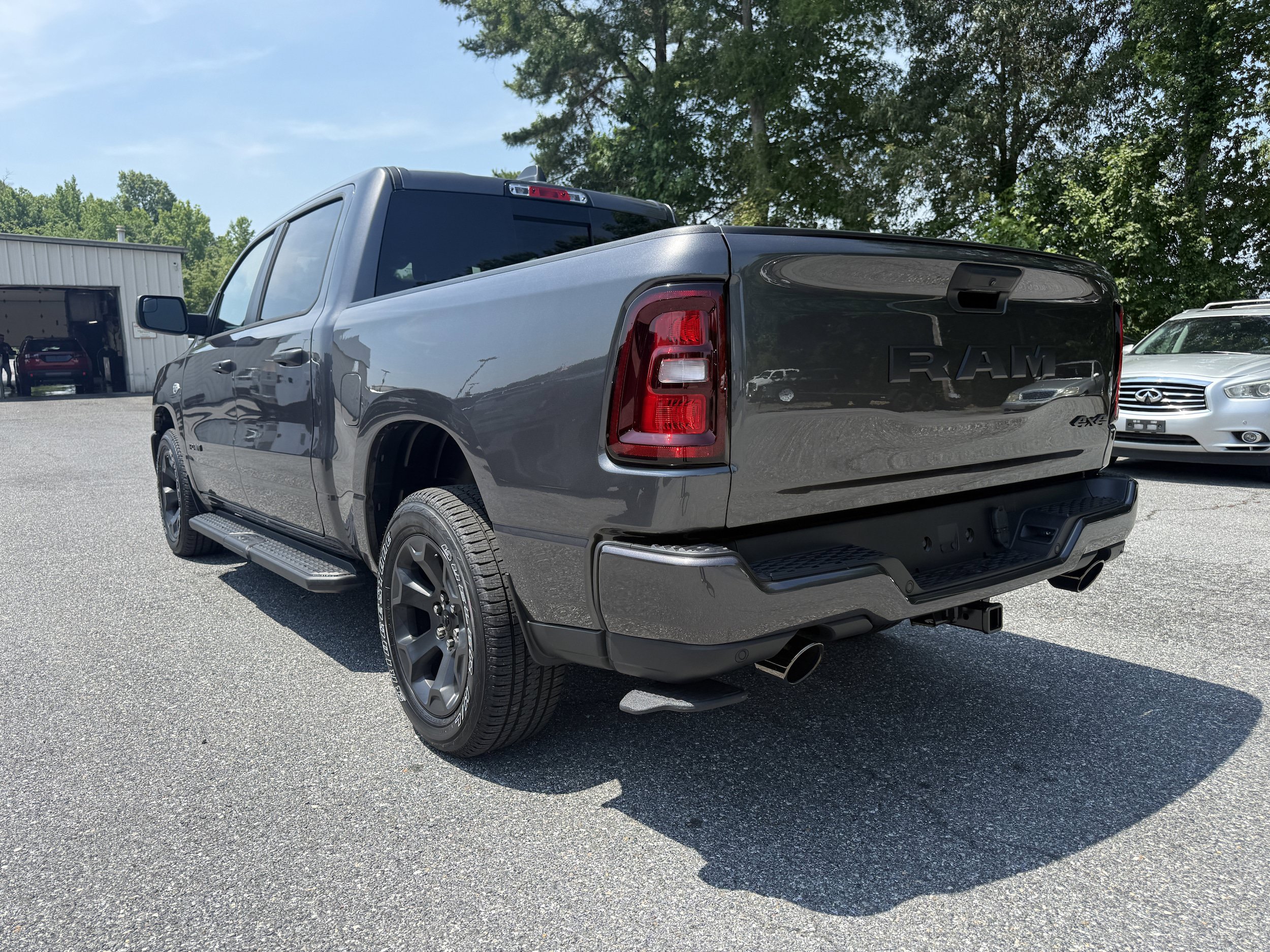 New 2026 RAM 1500 Express AWD/4WD image 5