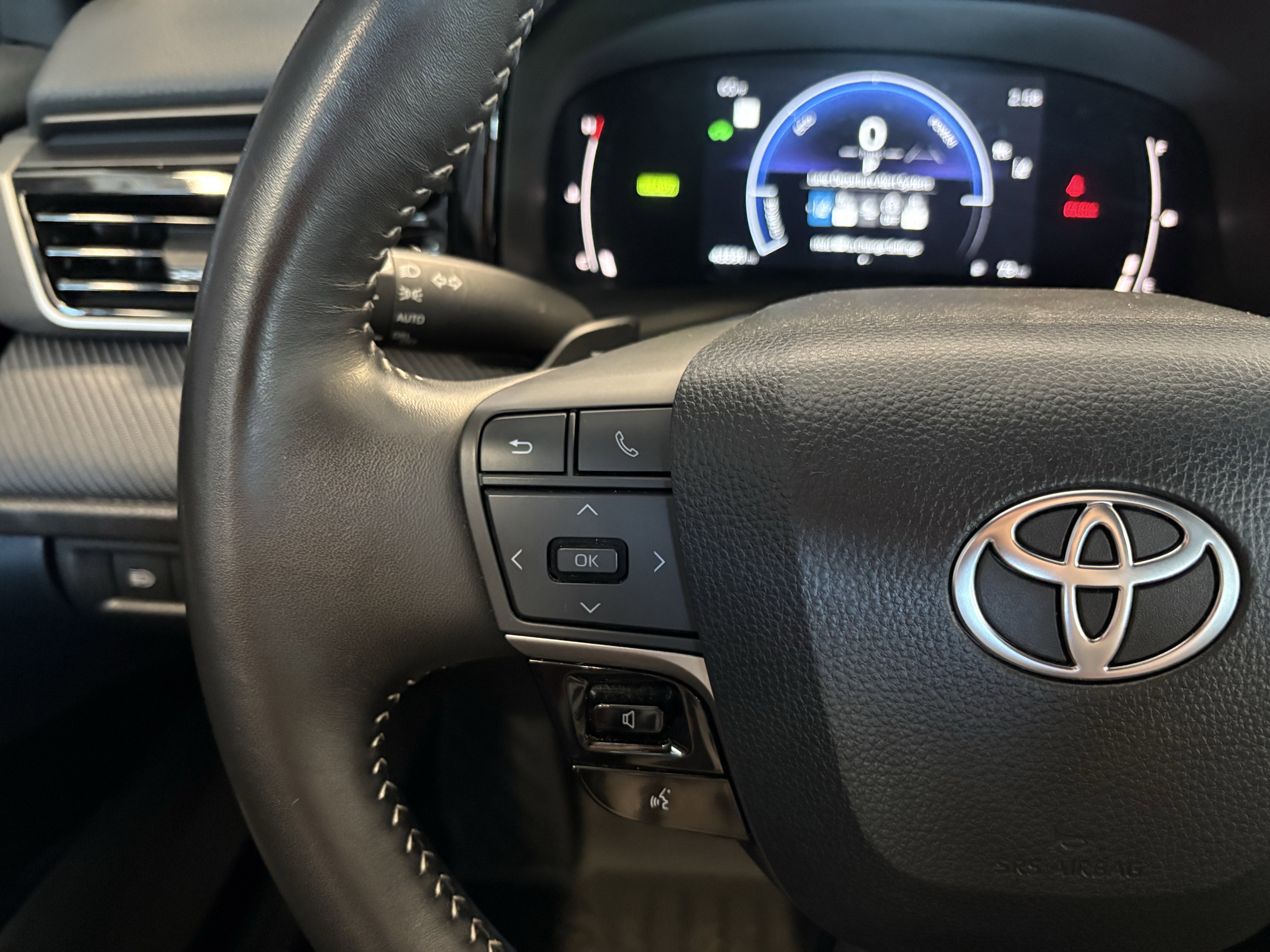Certified 2025 Toyota Camry SE FWD image 21