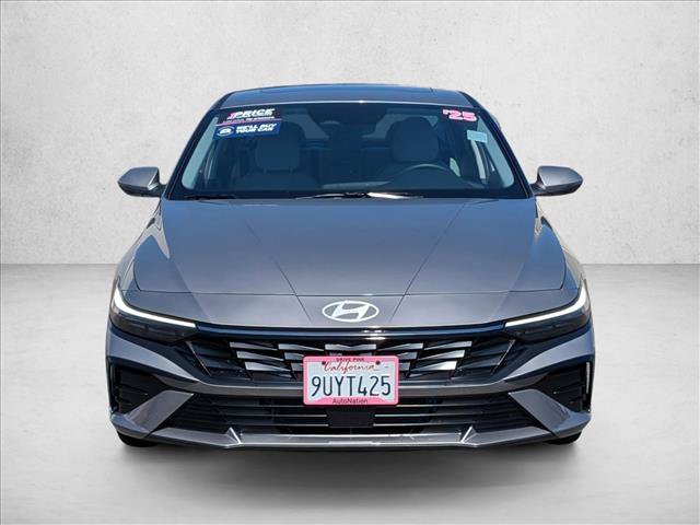 Used 2025 Hyundai Elantra Limited FWD image 2