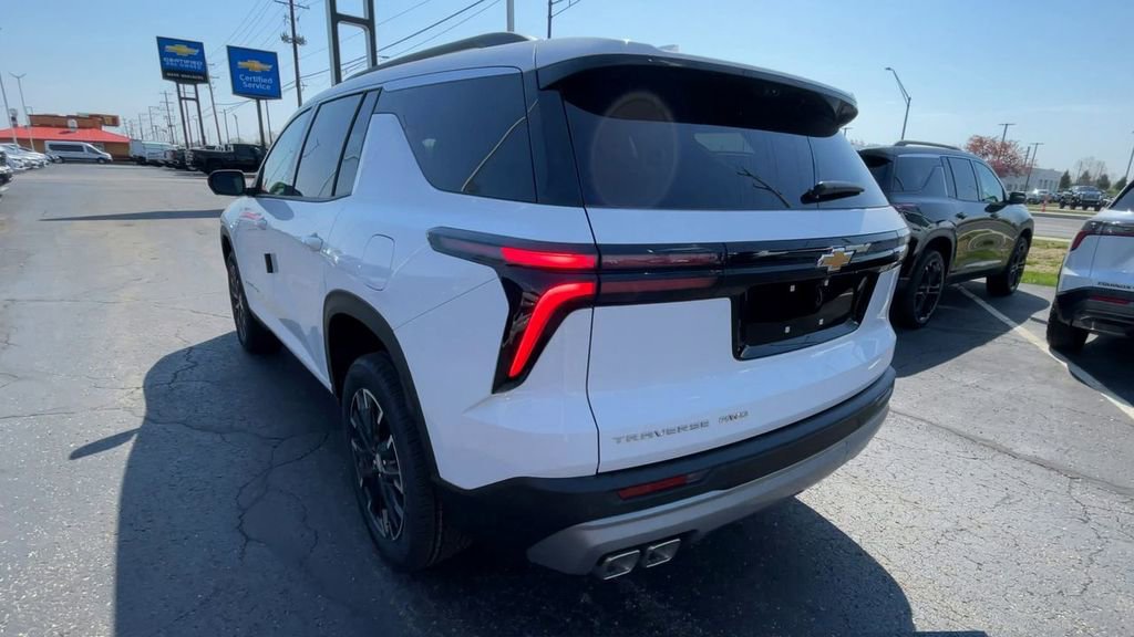 New 2026 Chevrolet Traverse LT w/ Sun and Wheel Package AWD/4WD image 8
