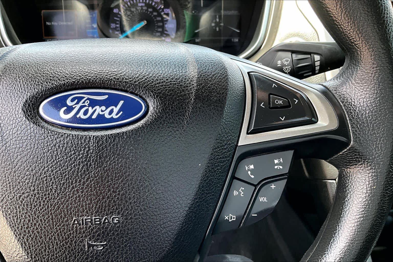 Used 2020 Ford Fusion SE FWD image 24