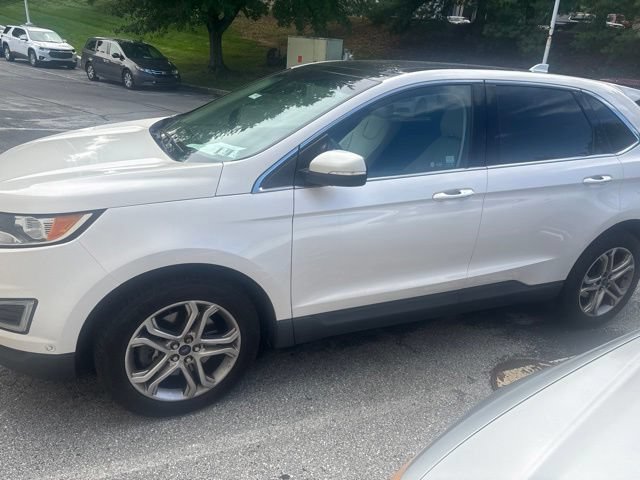 Used 2018 Ford Edge Titanium w/ Equipment Group 302A AWD/4WD image 2