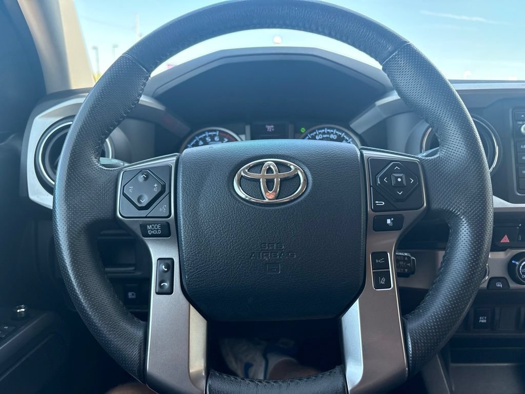 Used 2018 Toyota Tacoma SR5 AWD/4WD image 14