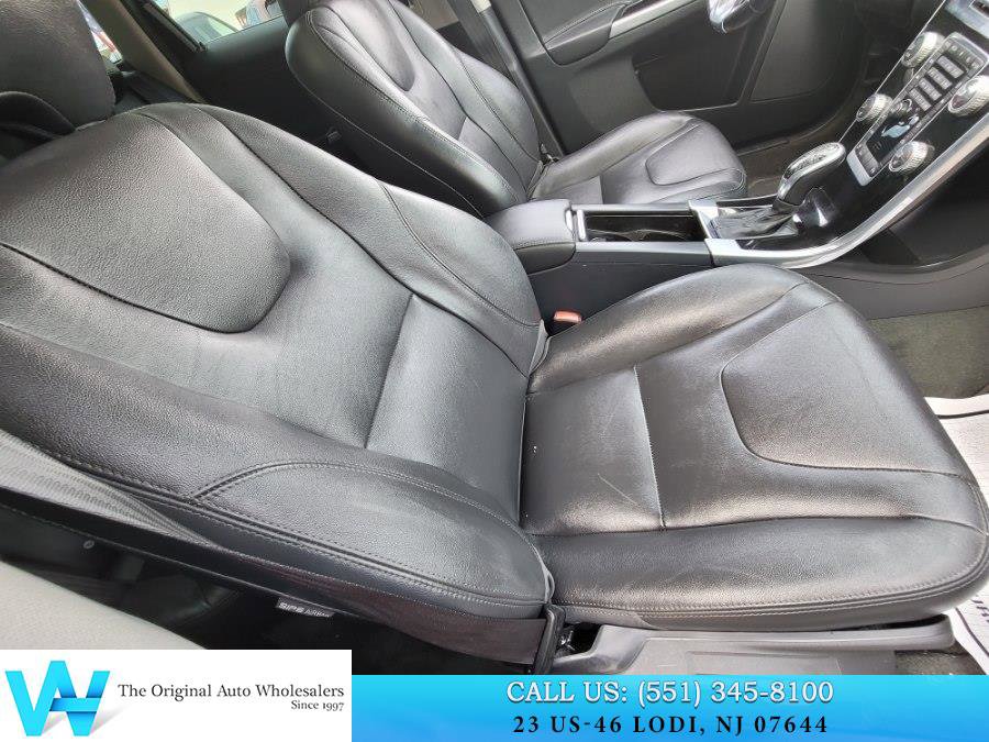 Used 2015 Volvo XC60 T6 w/ Proximity Package AWD/4WD image 19