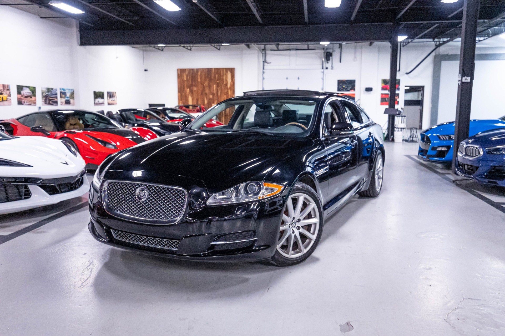 Used 2013 Jaguar XJ AWD image 55