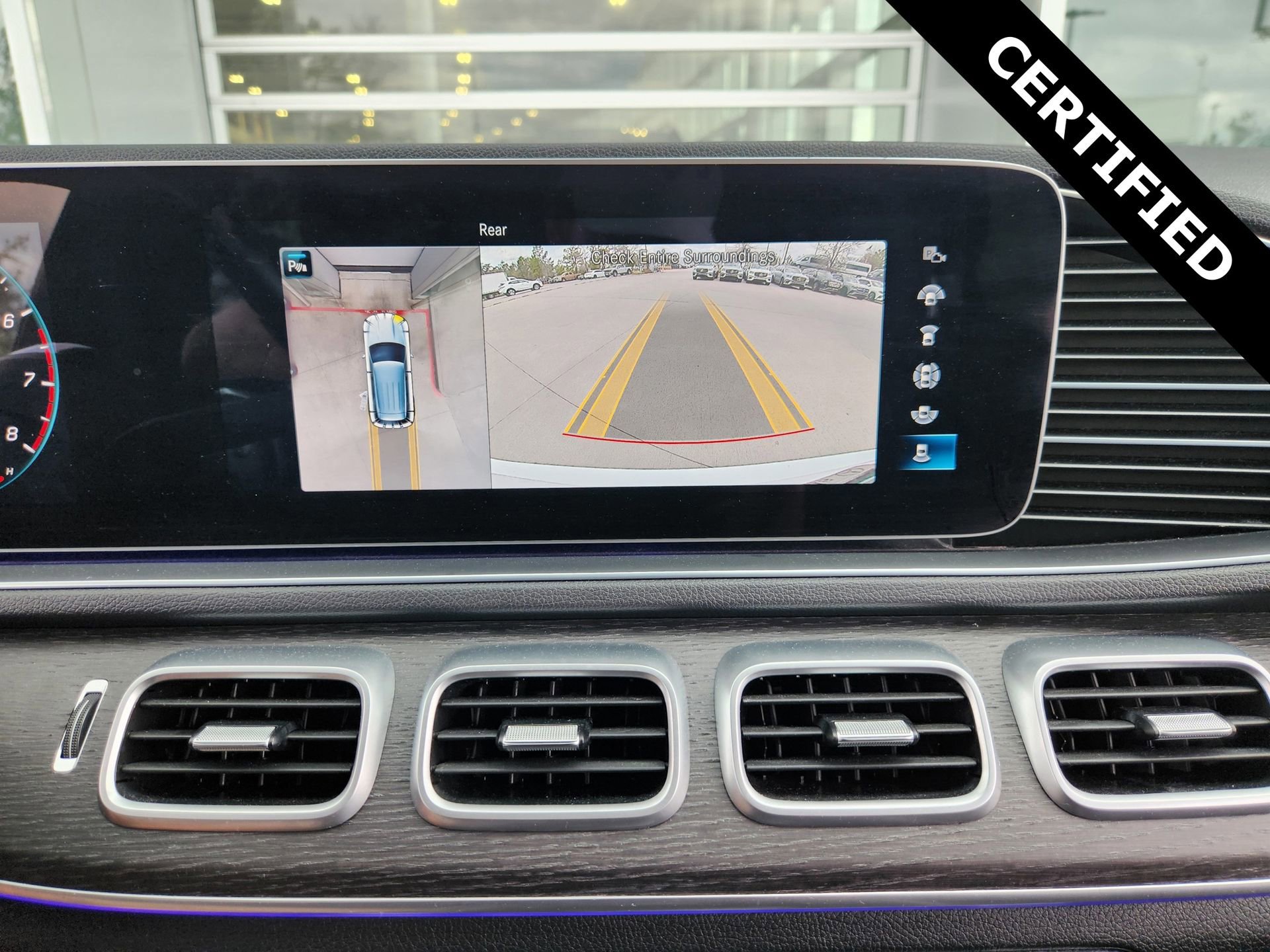 Certified 2022 Mercedes-Benz GLE 350 w/ AMG Line Interior image 19