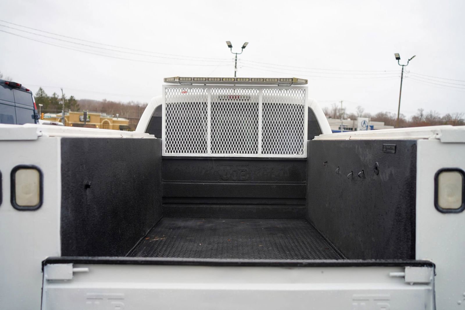 Used 2015 Ford F350 XLT w/ XLT Premium Package AWD/4WD image 8