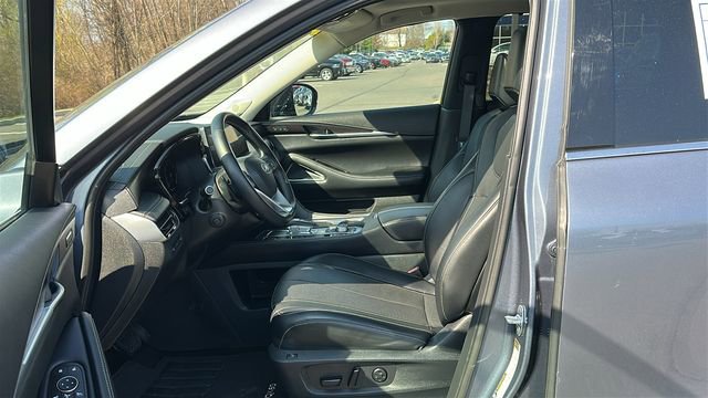 Used 2023 INFINITI QX60 Sensory w/ Vision Package AWD/4WD image 9