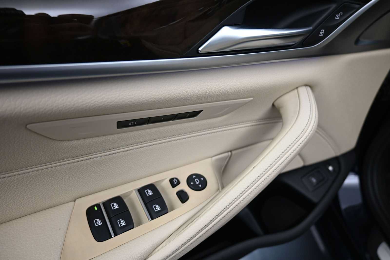 Used 2019 BMW 530e w/ Luxury Package RWD image 9