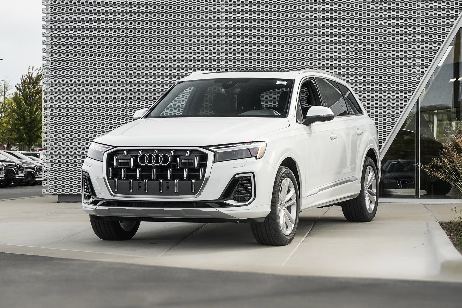 Certified 2025 Audi Q7 3.0T Premium Plus image 5