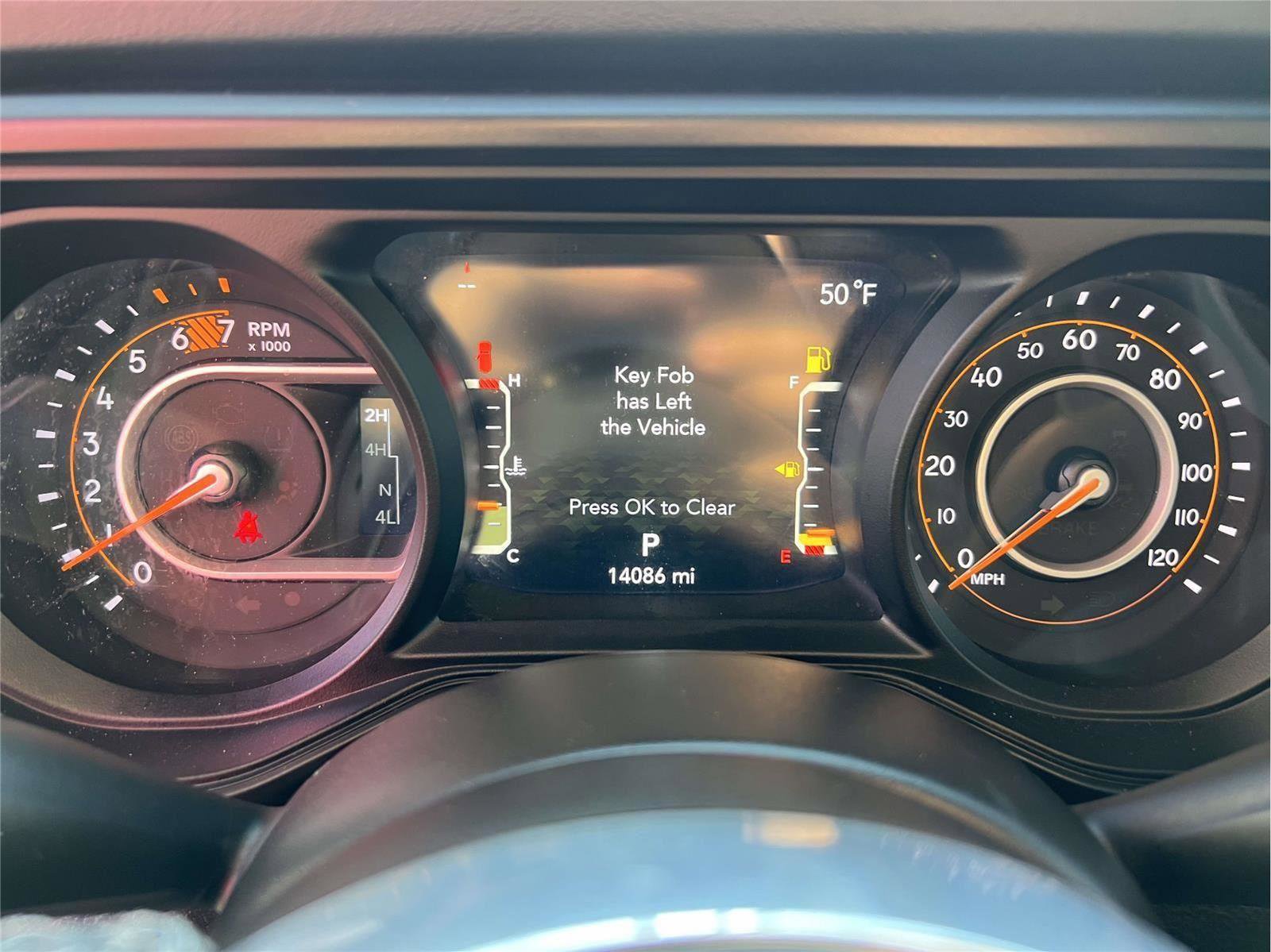 Used 2025 Jeep Wrangler Sahara image 25