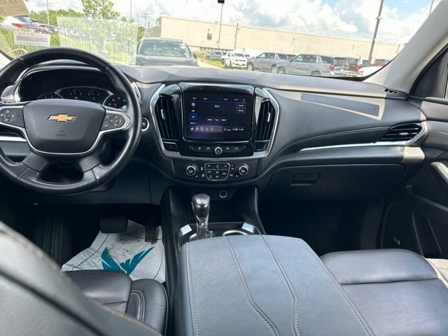 Used 2021 Chevrolet Traverse LT w/ LT Premium Package AWD/4WD image 5