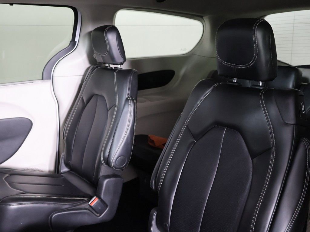 Used 2024 Chrysler Pacifica Touring-L FWD image 33