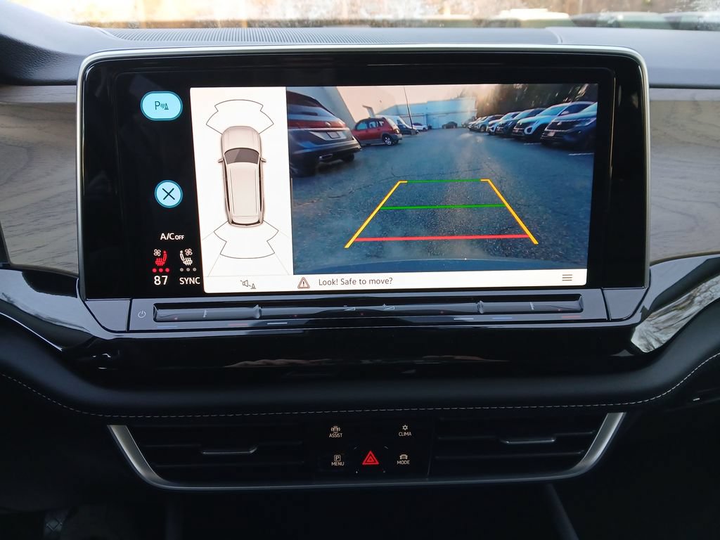 New 2025 Volkswagen Atlas SE FWD image 19
