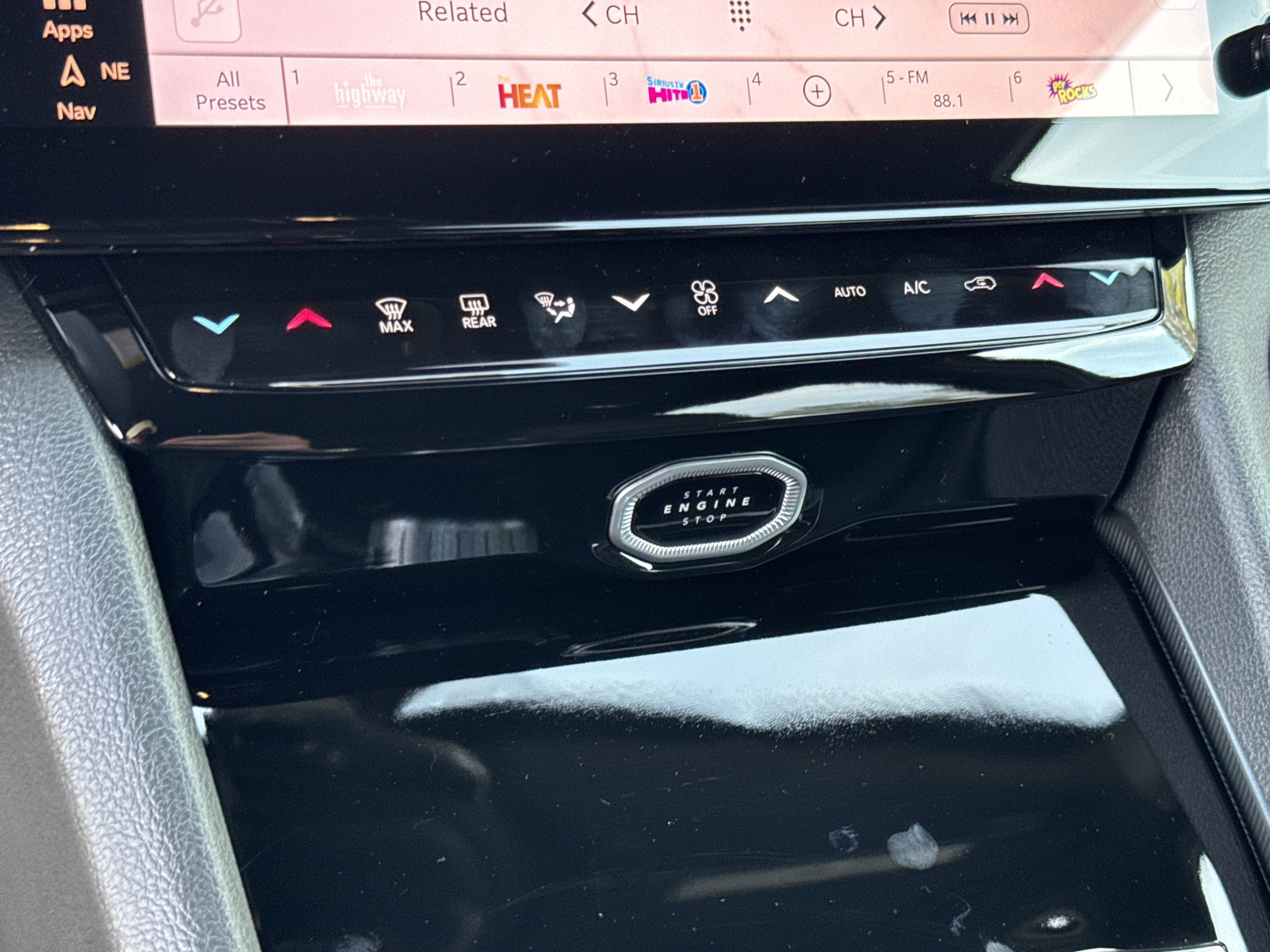 New 2026 Jeep Grand Cherokee Limited w/ Luxury Tech Group II image 37