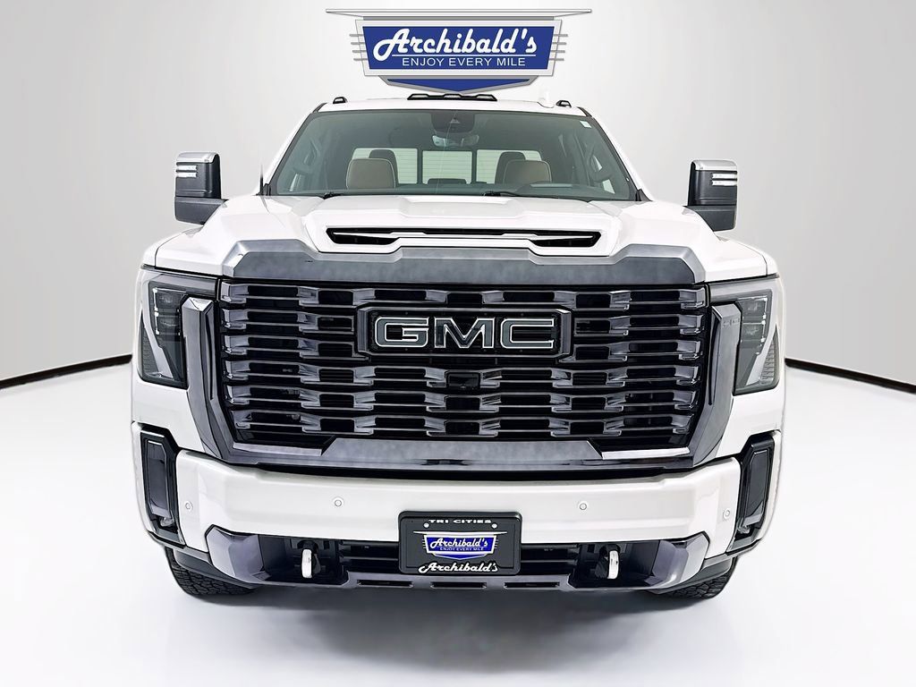 Used 2024 GMC Sierra 3500 Denali Ultimate image 2