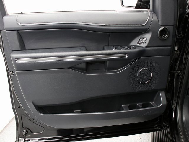 Used 2024 Ford Expedition Max XLT image 23