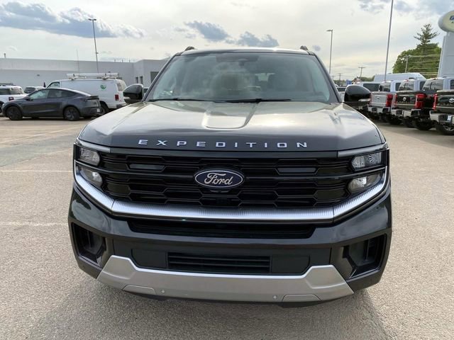 Used 2026 Ford Expedition Platinum w/ Platinum Ultimate Package AWD/4WD image 9