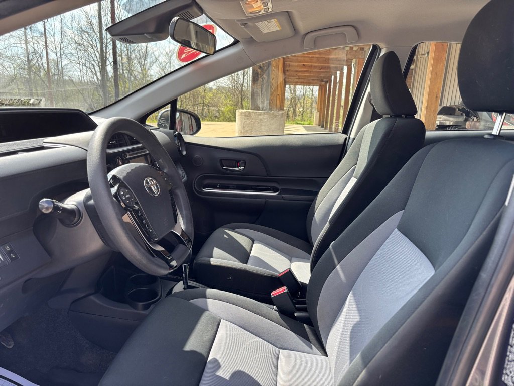 Used 2018 Toyota Prius C Two image 11