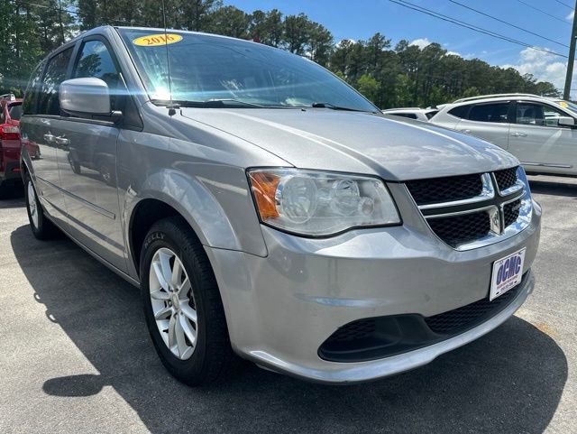 Used 2016 Dodge Grand Caravan SXT w/ Rear Park Assist Package FWD image 1