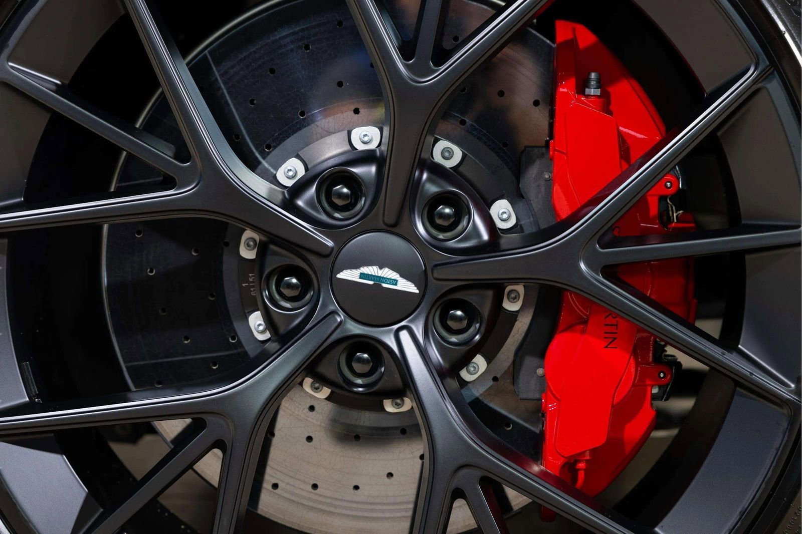 New 2026 Aston Martin DBX S image 12