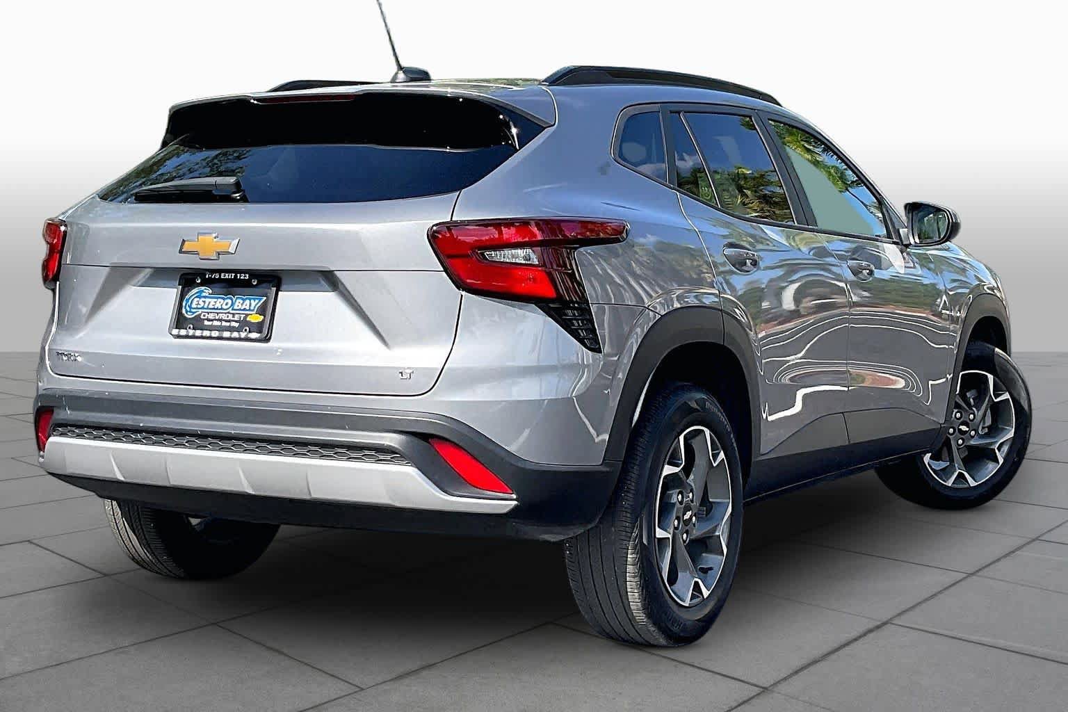 Certified 2024 Chevrolet Trax LT w/ Driver Confidence Package FWD image 14