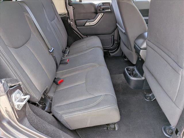 Used 2017 Jeep Wrangler Unlimited Sahara w/ Connectivity Group AWD/4WD image 20