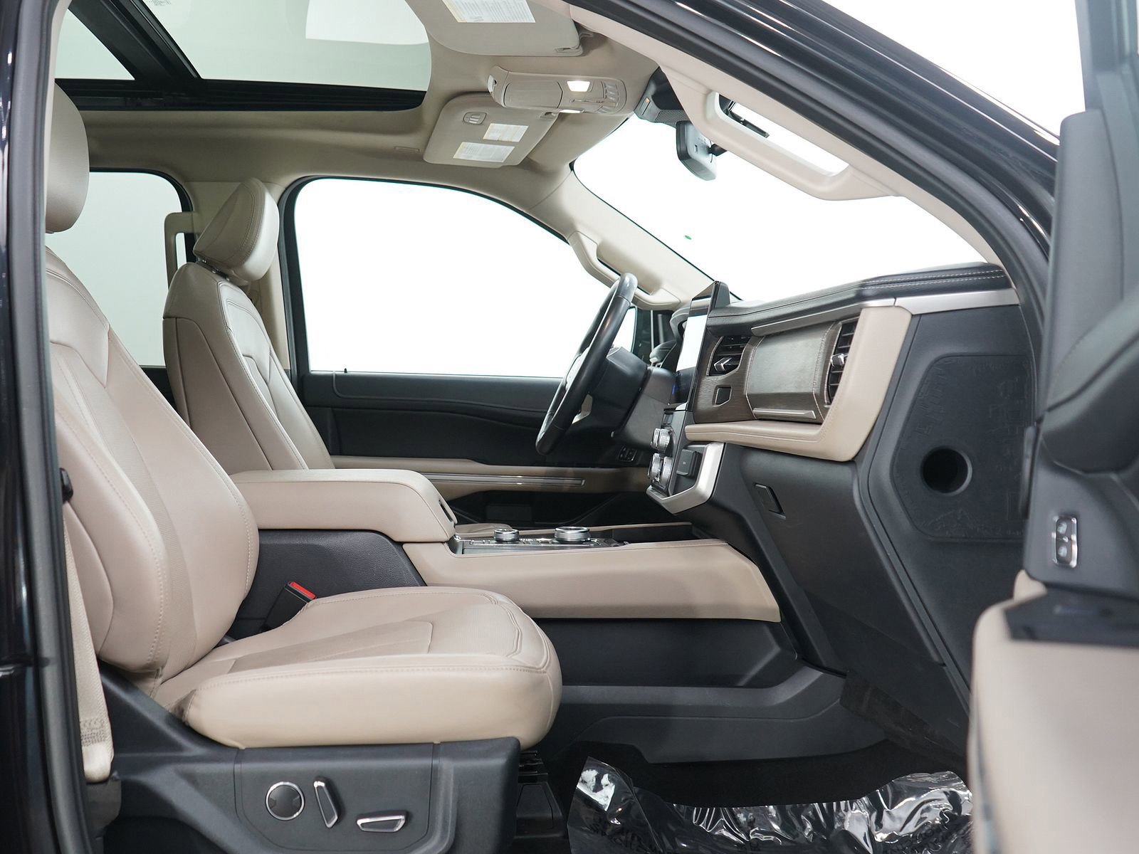 Used 2024 Ford Expedition Max Limited image 12