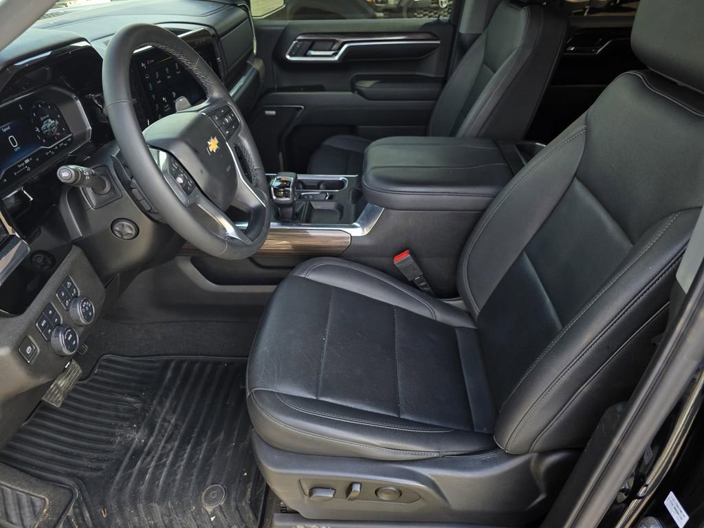 Used 2023 Chevrolet Silverado 1500 LTZ w/ Z71 Off-Road Package image 8