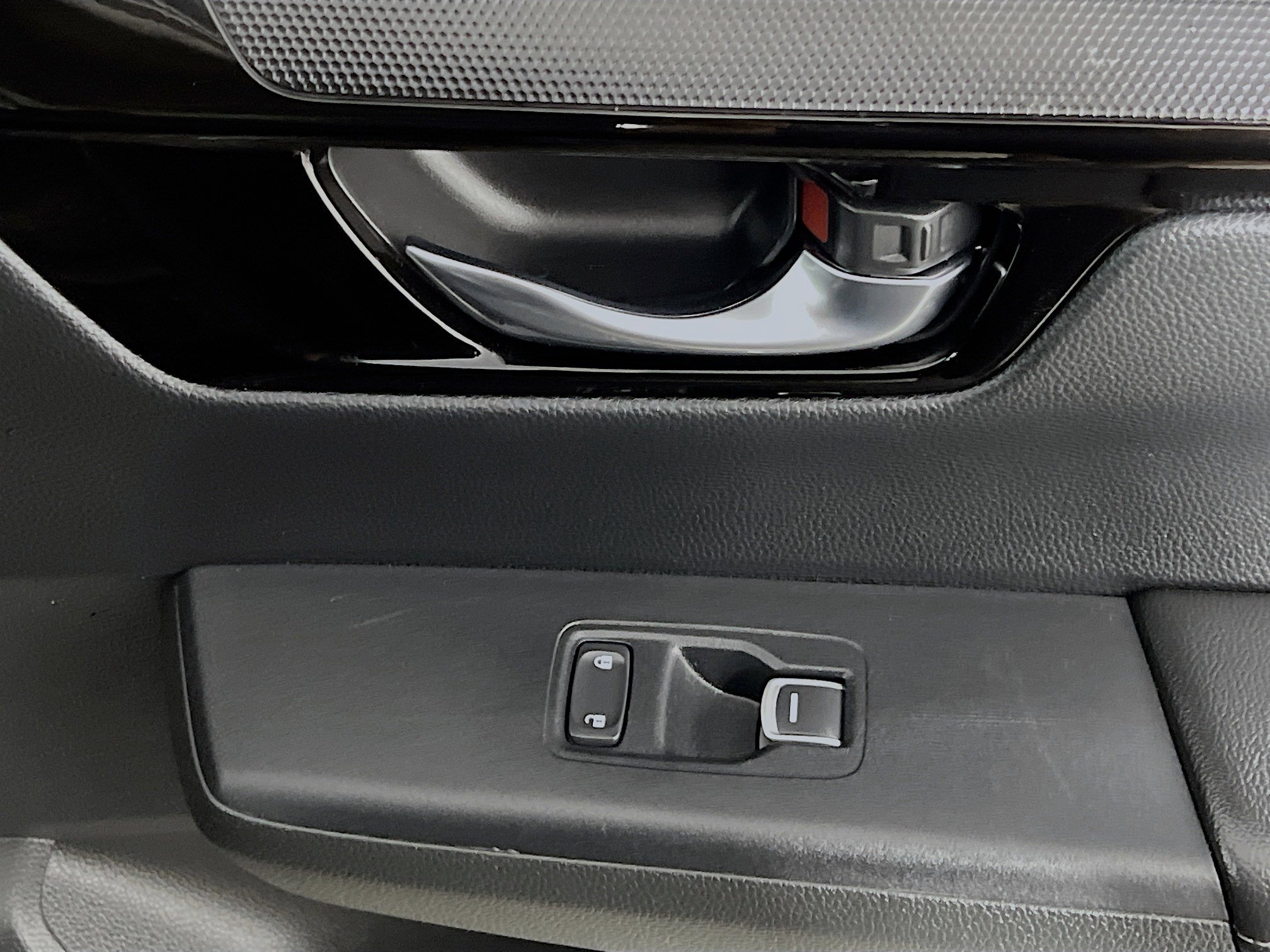 Used 2025 Honda CR-V EX-L image 32