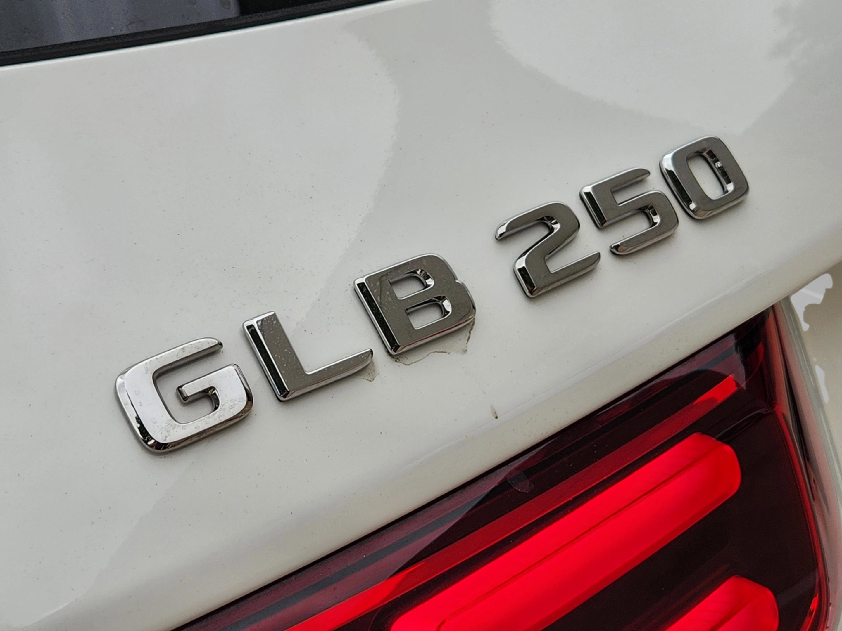 Used 2025 Mercedes-Benz GLB 250 image 25