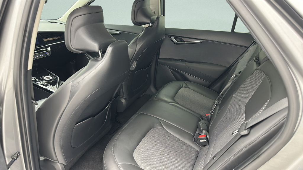 Used 2024 Kia Niro Wind w/ Wind Preserve Package FWD image 10